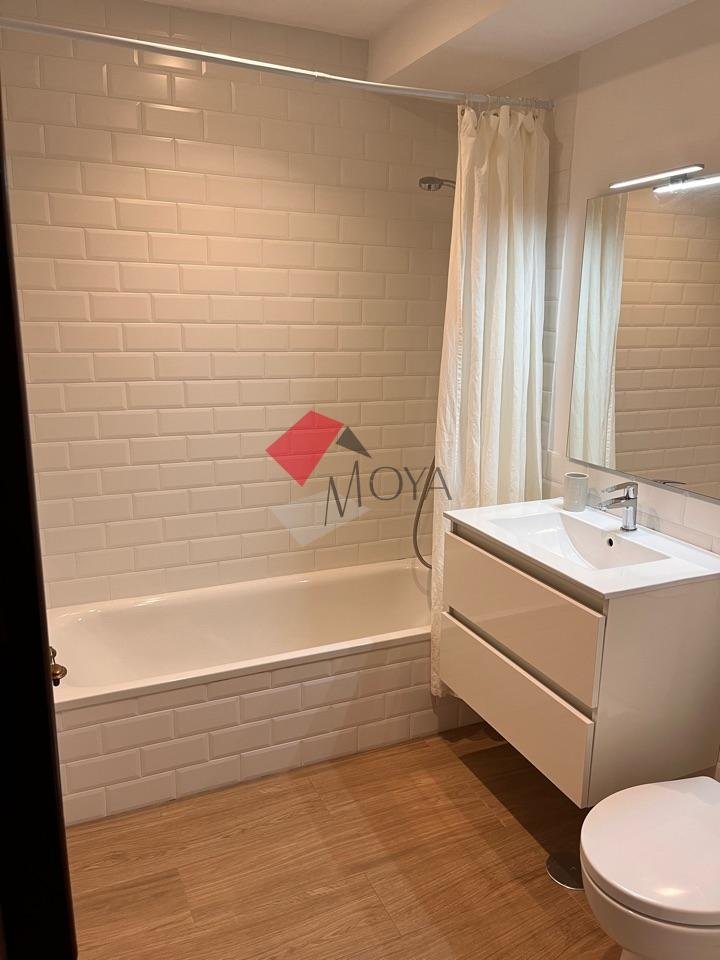 Piso de 80 m² en Vigo