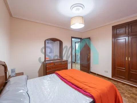 Piso de 105 m² en Oviedo