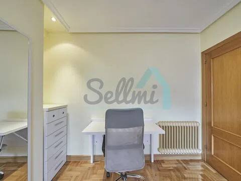 Piso de 70 m² en Oviedo