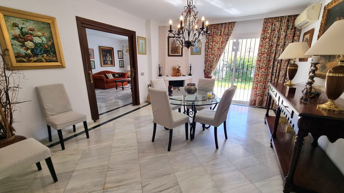 Casa de 593 m² en Luque