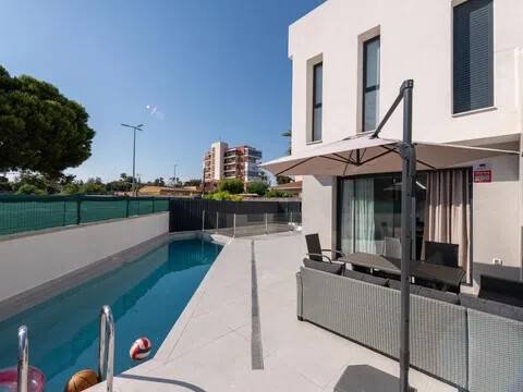 Casa de 260 m² en San Juan de Alicante