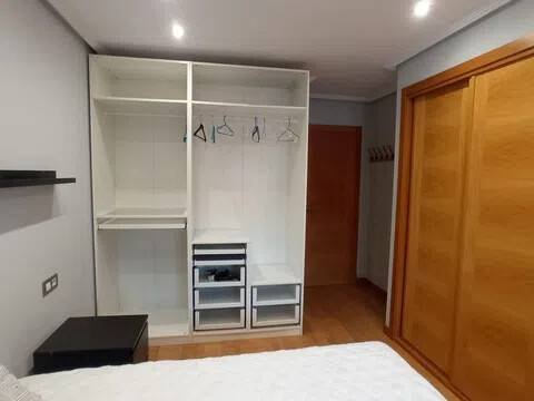 Piso de 93 m² en Oviedo