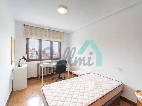 Piso de 85 m² en Oviedo