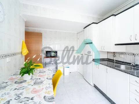 Piso de 81 m² en Oviedo