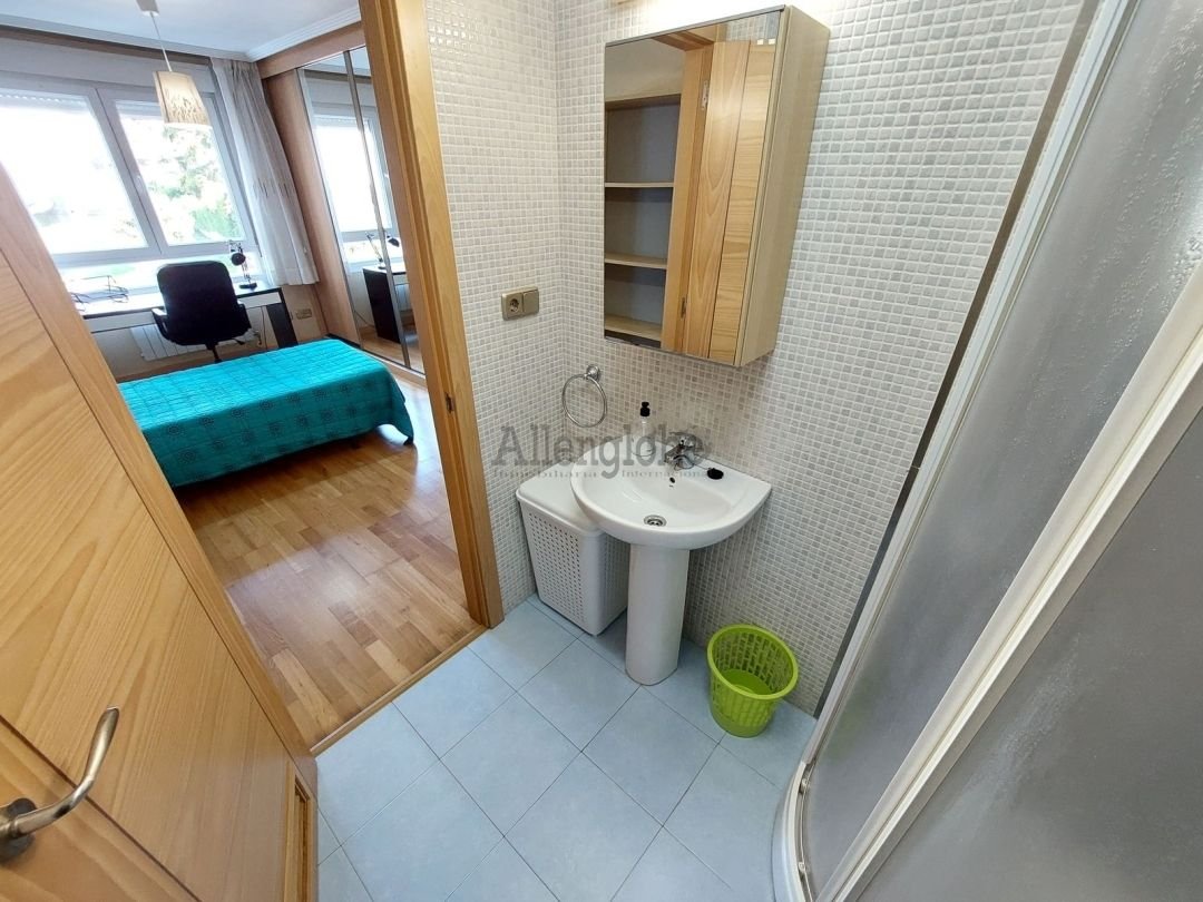 Piso de 58 m² en Oviedo