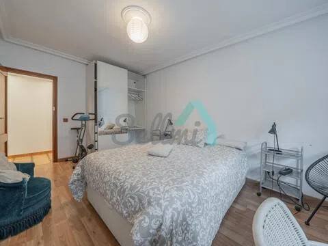 Piso de 96 m² en Oviedo