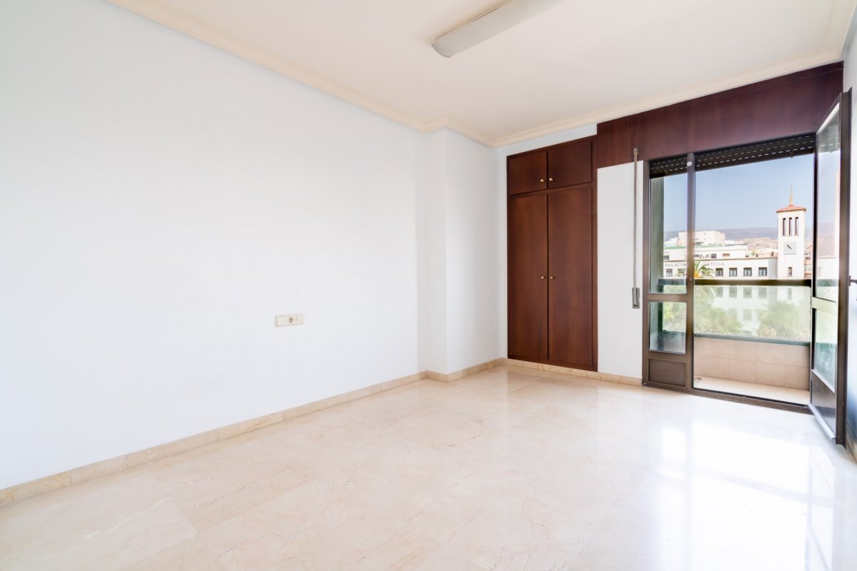 Piso de 218 m² en Almería