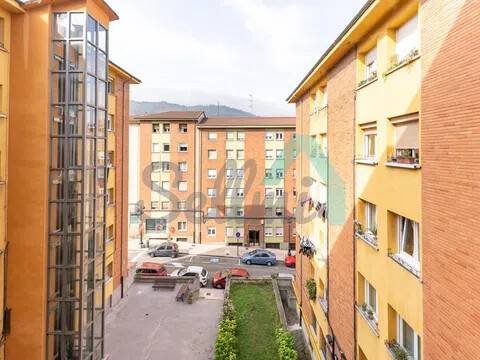 Habitación 66 m², Oviedo