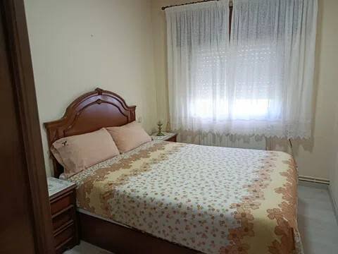 Casa de 80 m² en Oleiros