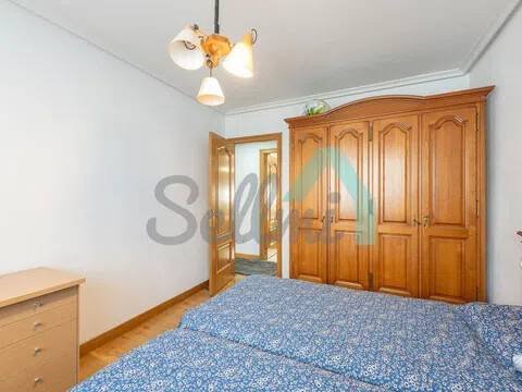 Piso de 98 m² en Oviedo