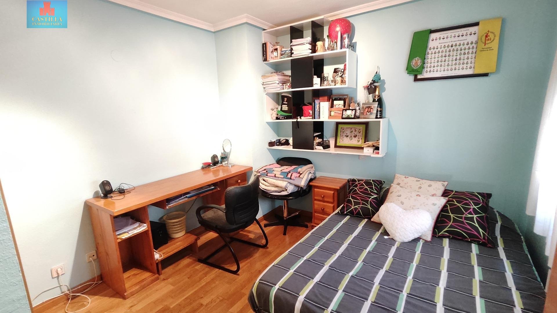 Pis de 200 m² a Àvila