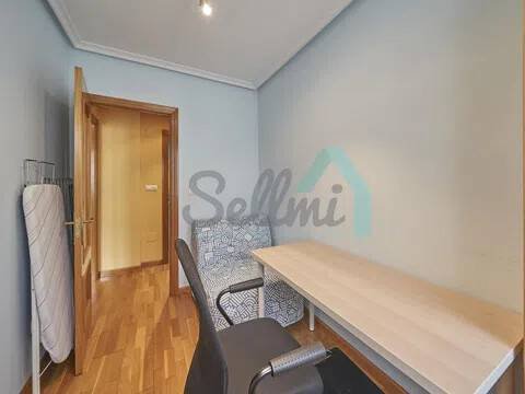 Piso de 48 m² en Oviedo
