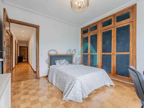 Piso de 153 m² en Oviedo