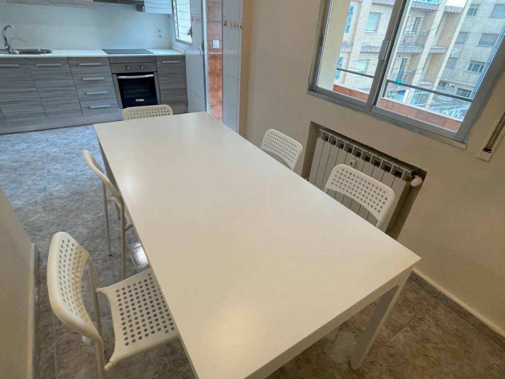 Habitación 140 m², Lérida