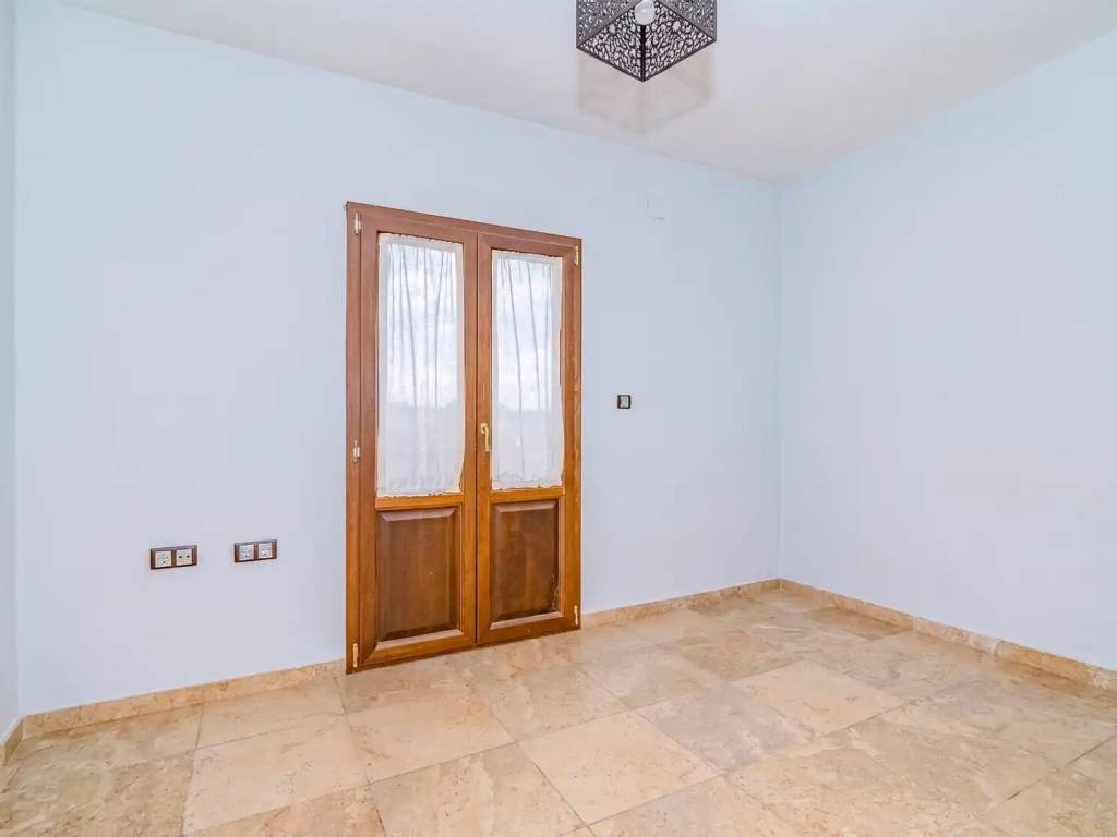Casa de 350 m² en Las Gabias
