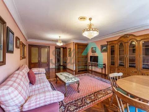 Piso de 131 m² en Oviedo