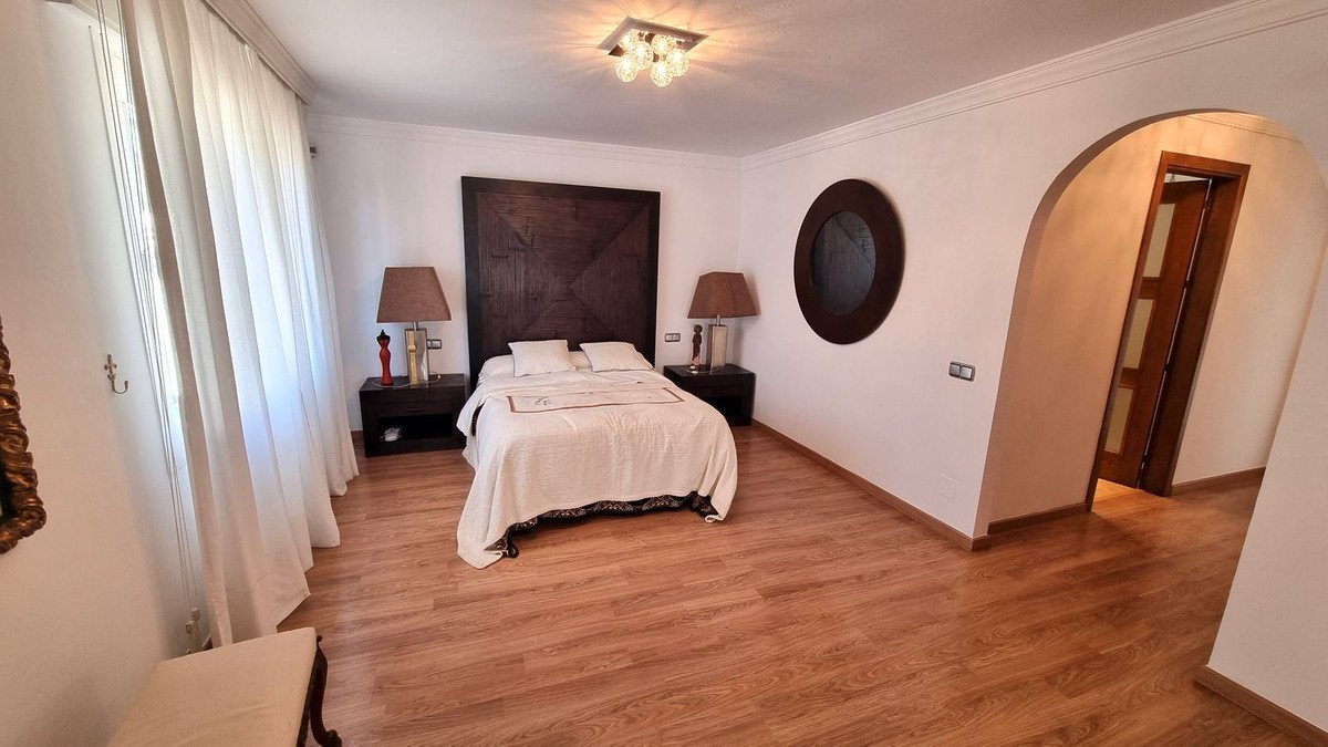 Casa de 593 m² en Luque