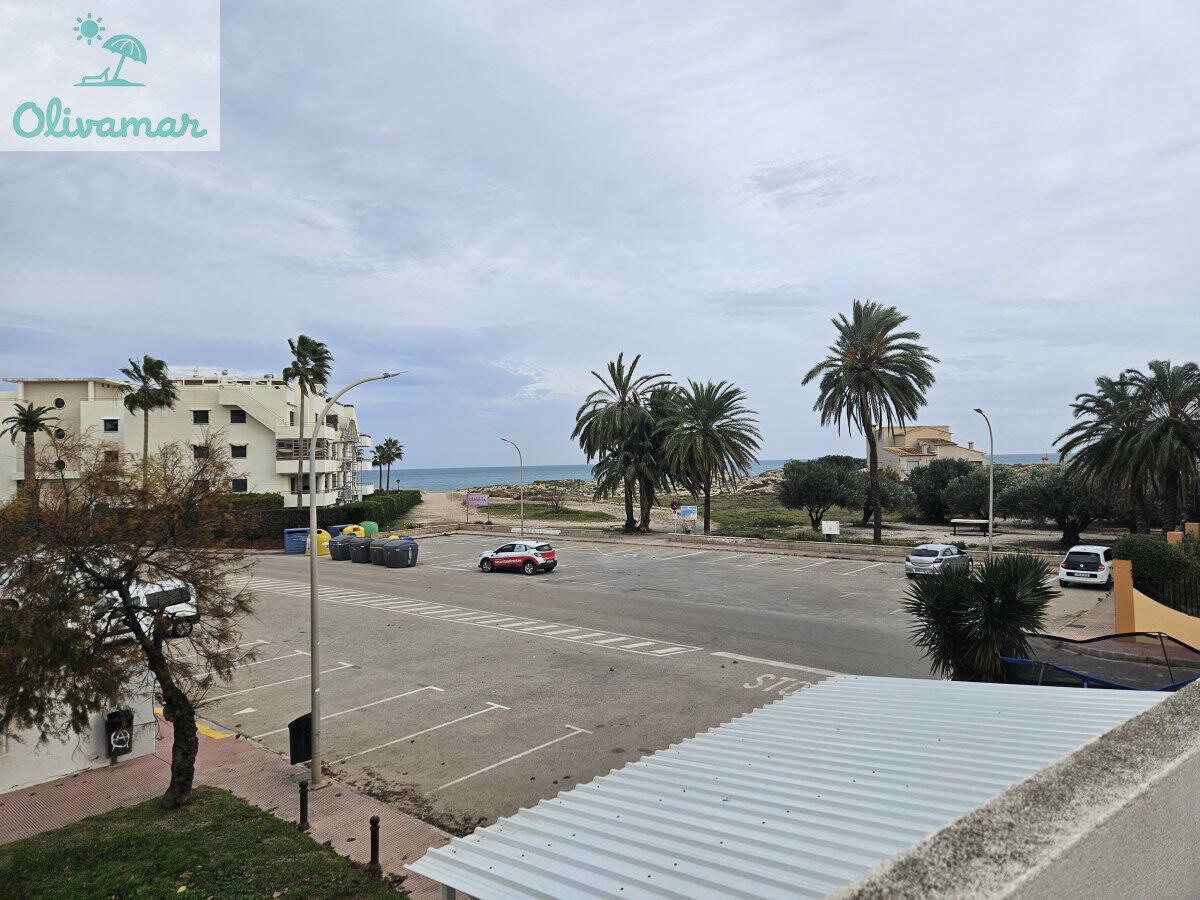 Casa de 100 m² a Oliva