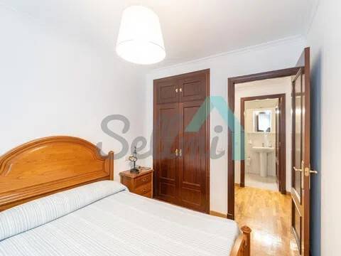 Pis de 75 m² a Oviedo