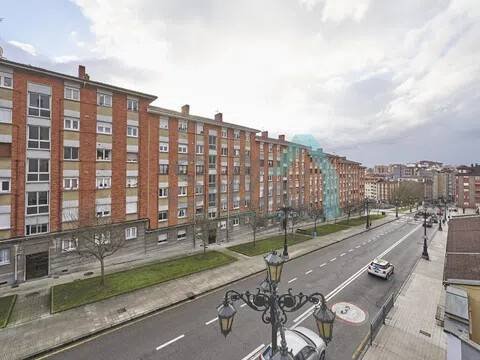 Piso de 132 m² en Oviedo