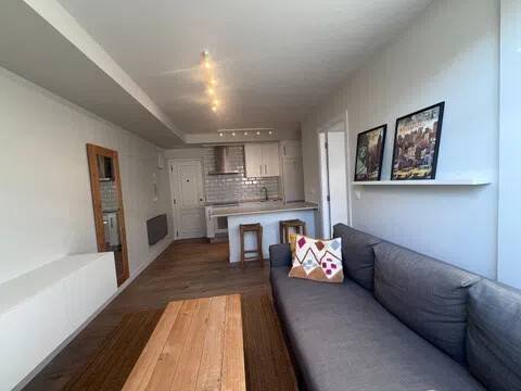 Wohnung 40 m² in Oleiros