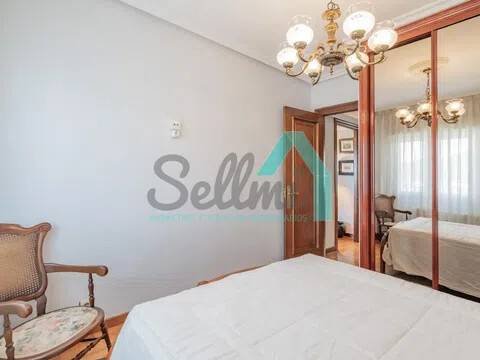 Piso de 75 m² en Oviedo