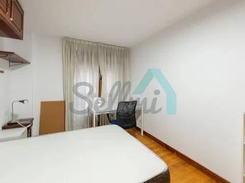 Piso de 126 m² en Oviedo
