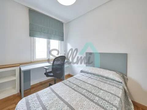 Piso de 106 m² en Oviedo
