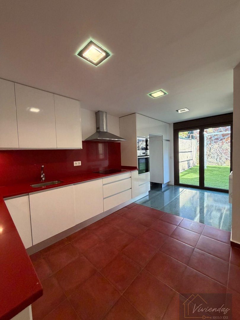 Casa de 380 m² a Pozuelo de Alarcón