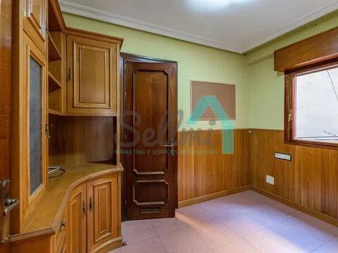 Piso de 131 m² en Oviedo