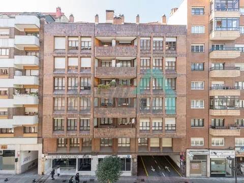 Piso de 116 m² en Oviedo