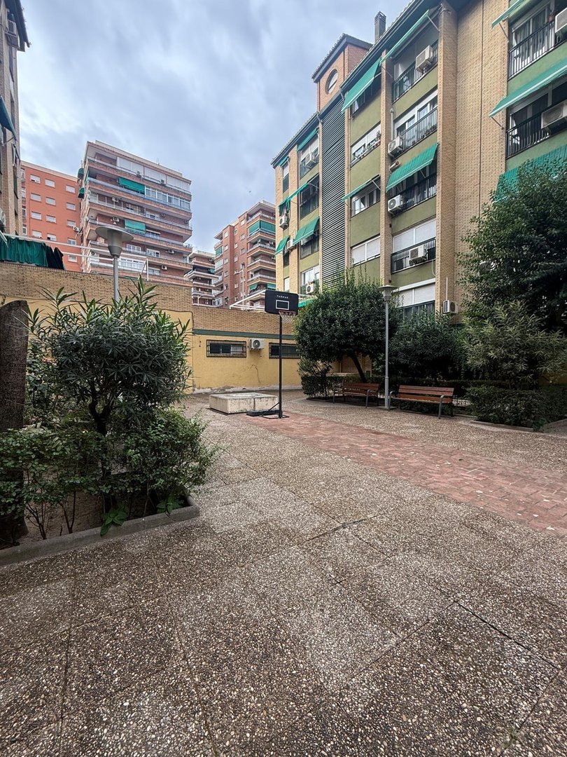 Wohnung 100 m² in Granada