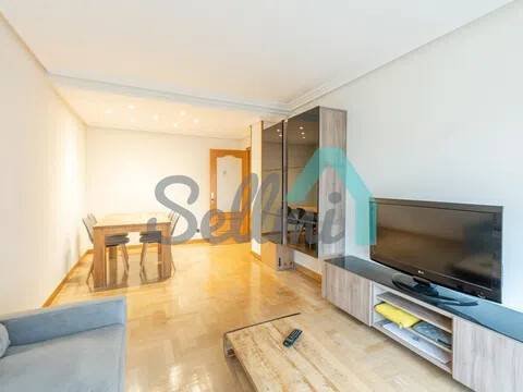 Flat 86 m² in Oviedo