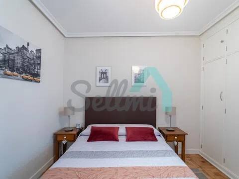 Piso de 49 m² en Oviedo