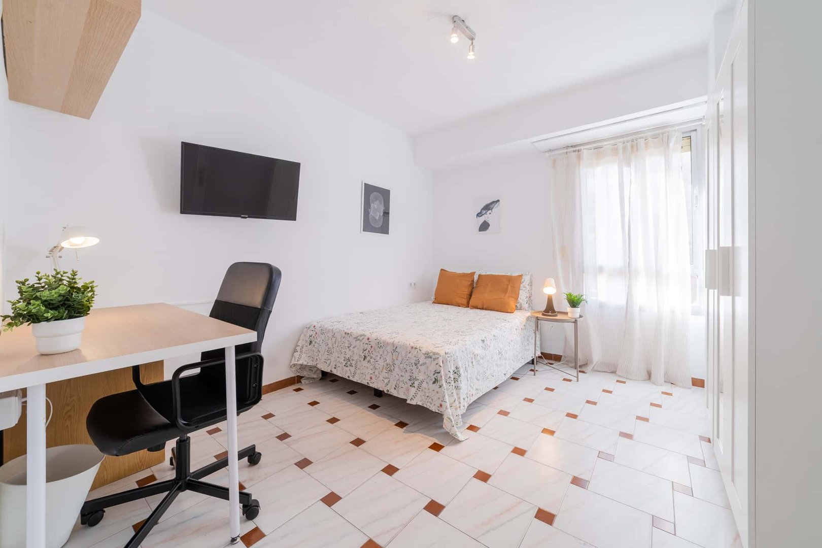 Chambre à louer, Valence