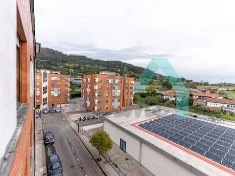 Piso de 77 m² en Oviedo