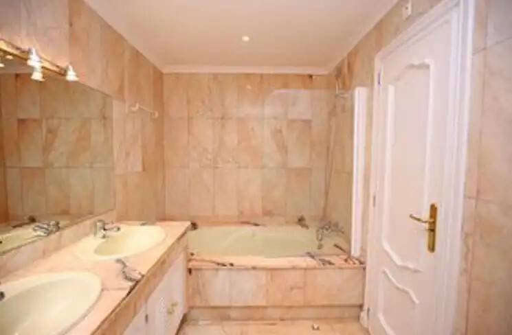 Casa de 180 m² en Estepona