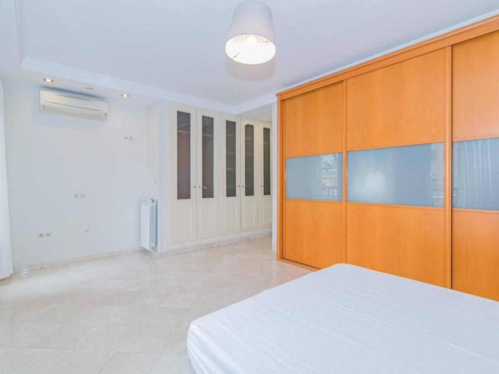 Piso de 111 m² en Granada