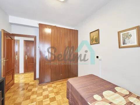 Piso de 84 m² en Oviedo