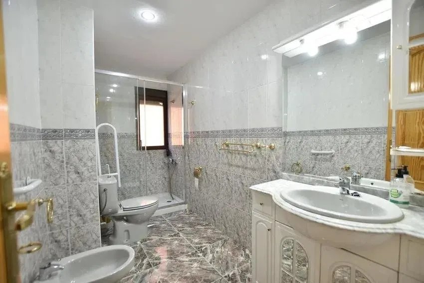 Piso de 85 m² en Granada