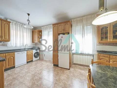 Piso de 146 m² en Oviedo