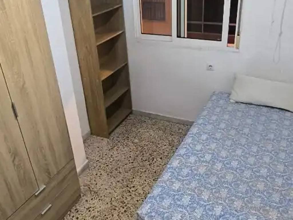 Piso de 90 m² en Almería