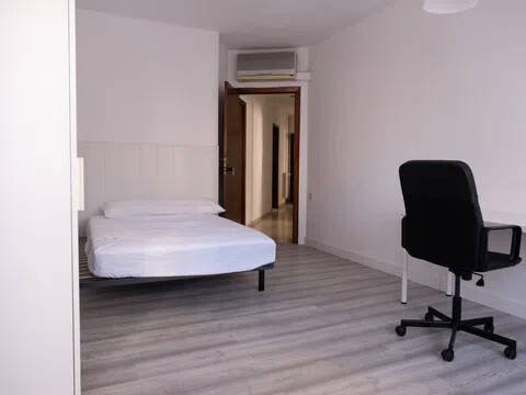 Habitación 140 m², Lérida