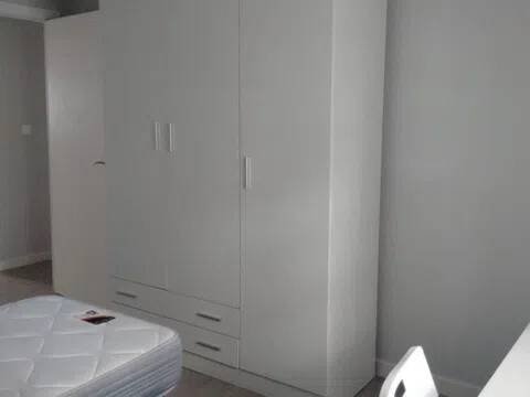 Кімната 95 м², Севільі