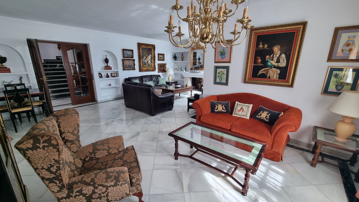 Casa de 593 m² en Luque
