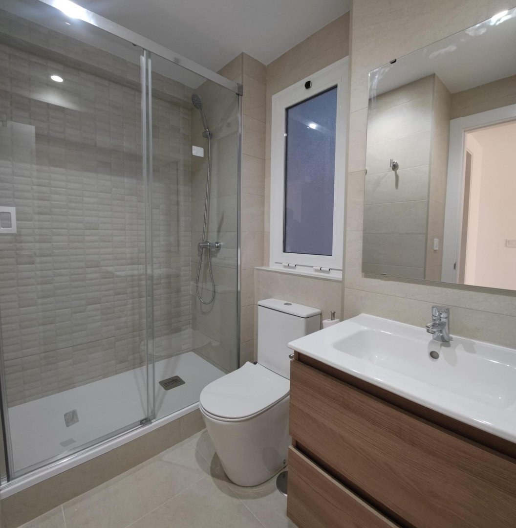 Chambre 77 m², Málaga