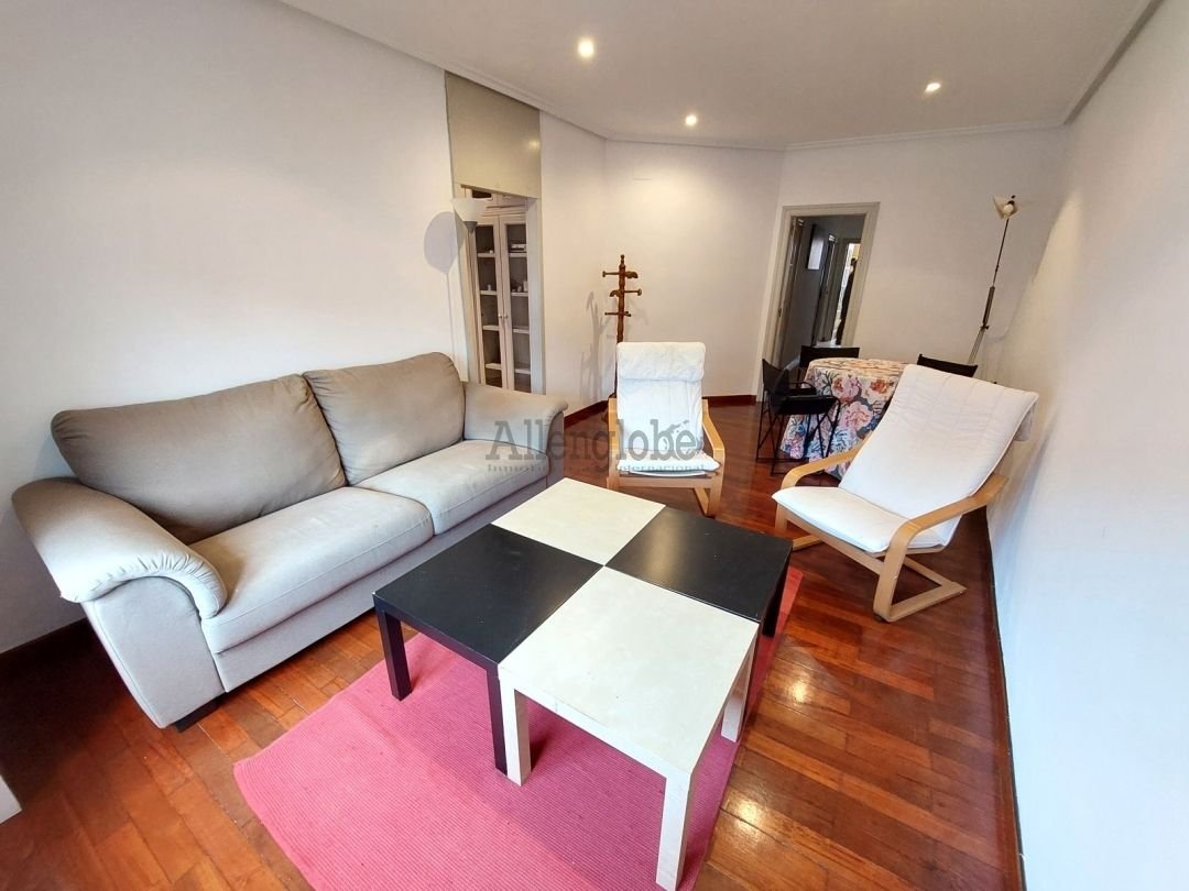 Piso de 99 m² en Oviedo