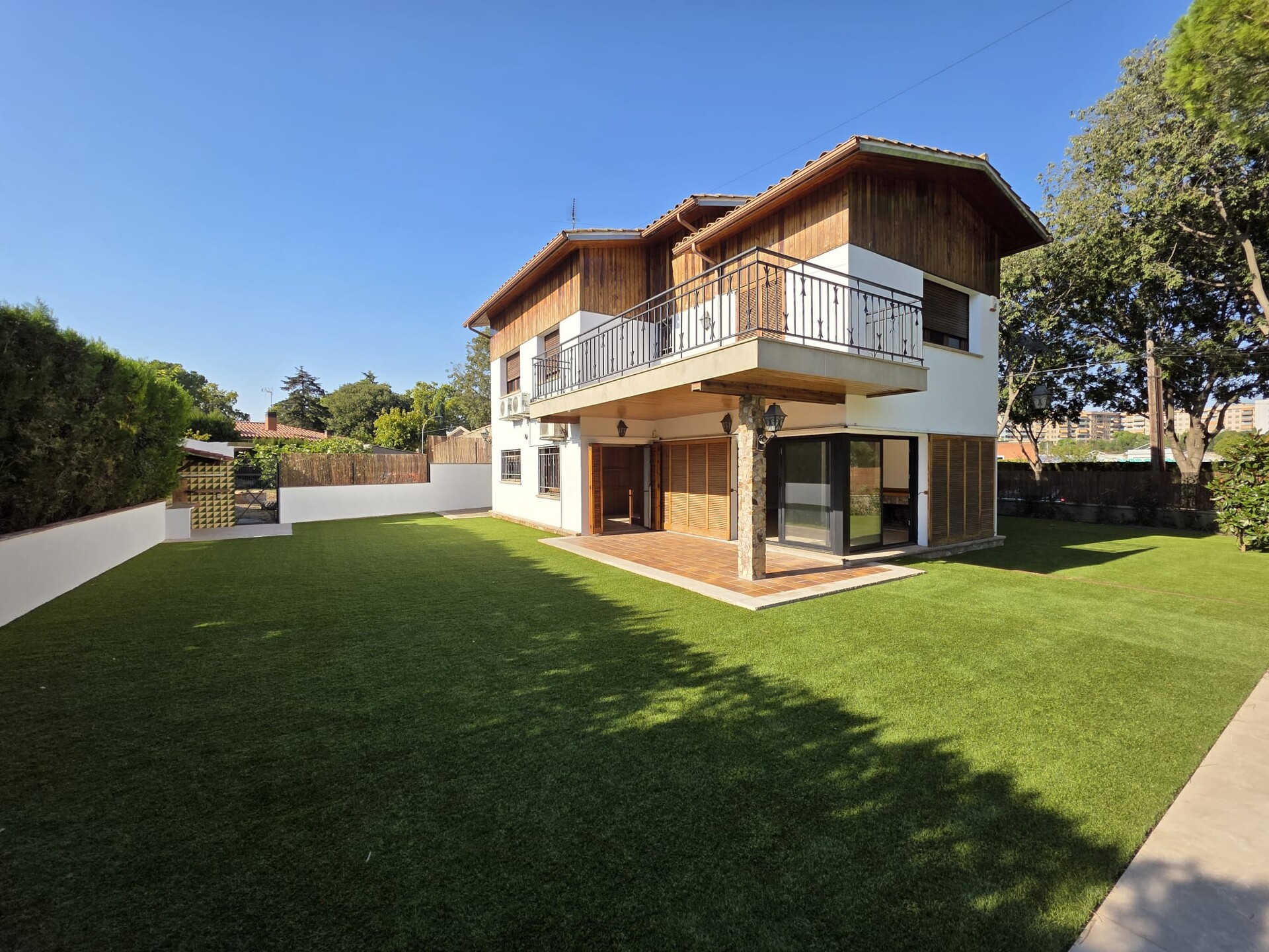 Haus 618 m² in Cerdanyola del Vallès