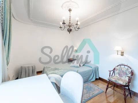 Piso de 120 m² en Oviedo