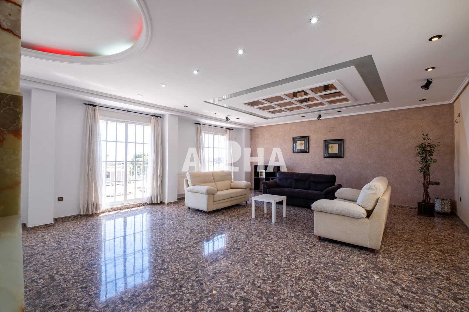 Habitación 346 m², Moncada
